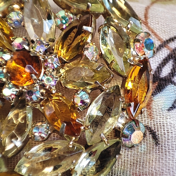 D&E Juliana? Vintage Brooch Open Back Transparent Canary Topaz Clear AB Stones - Picture 7 of 9